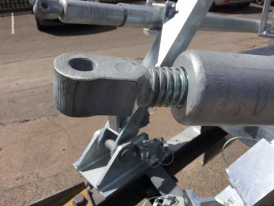 Mobile masts use ABSSAC POWER screws